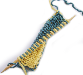 double-knitting-with-2-colors